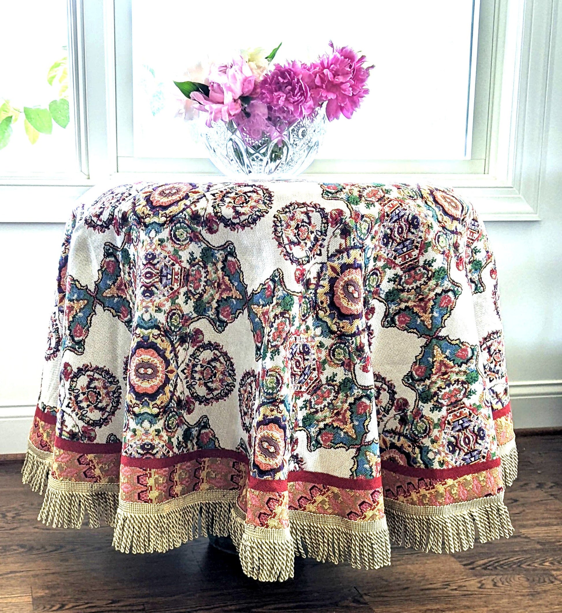 Tache Elegant Ivory Colorful Ornate Paisley Woven Tapestry Tablecloth (18193) - - Tablecloth