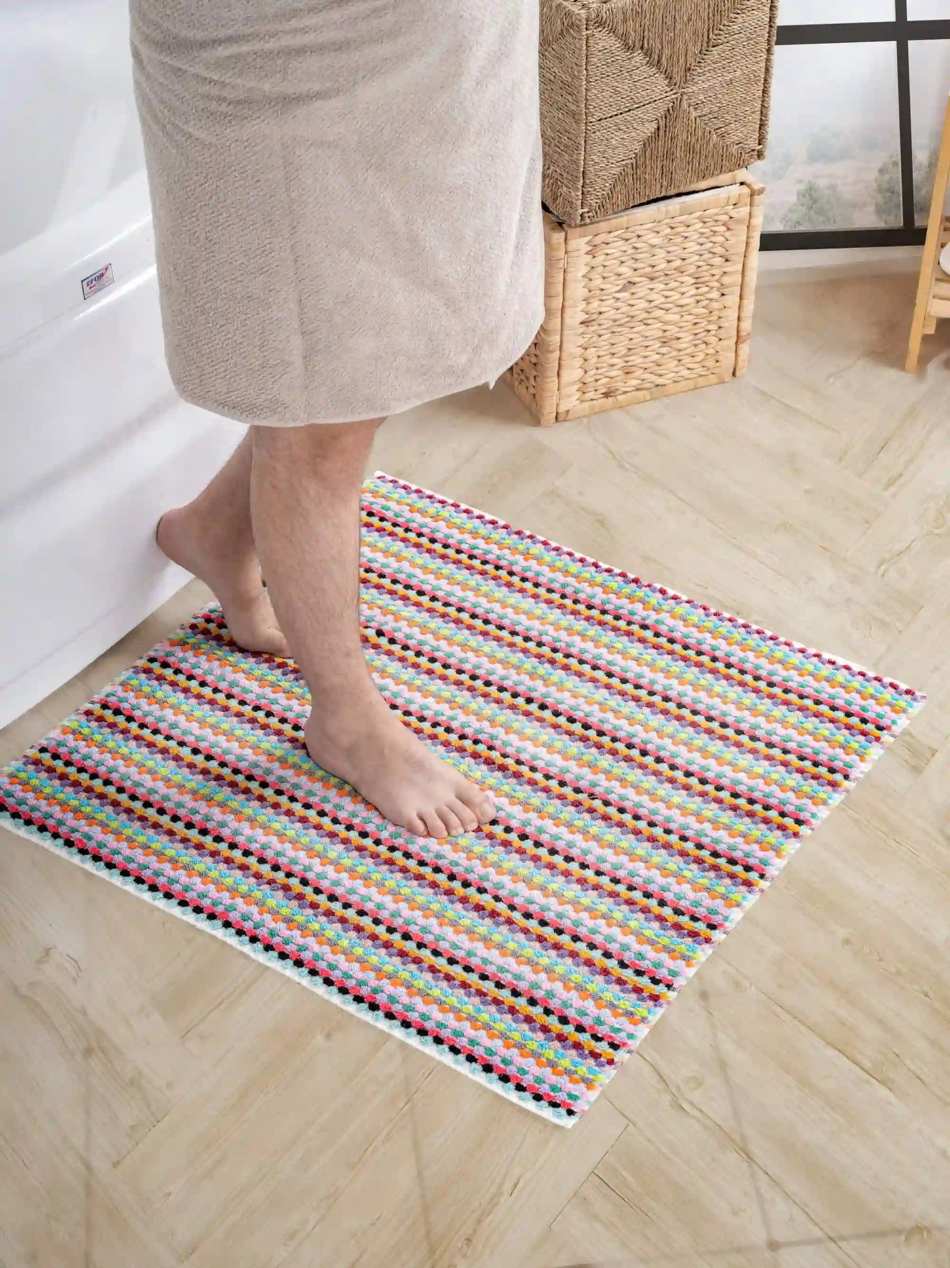 Pom Pom Bath Mat - - Bath Towels