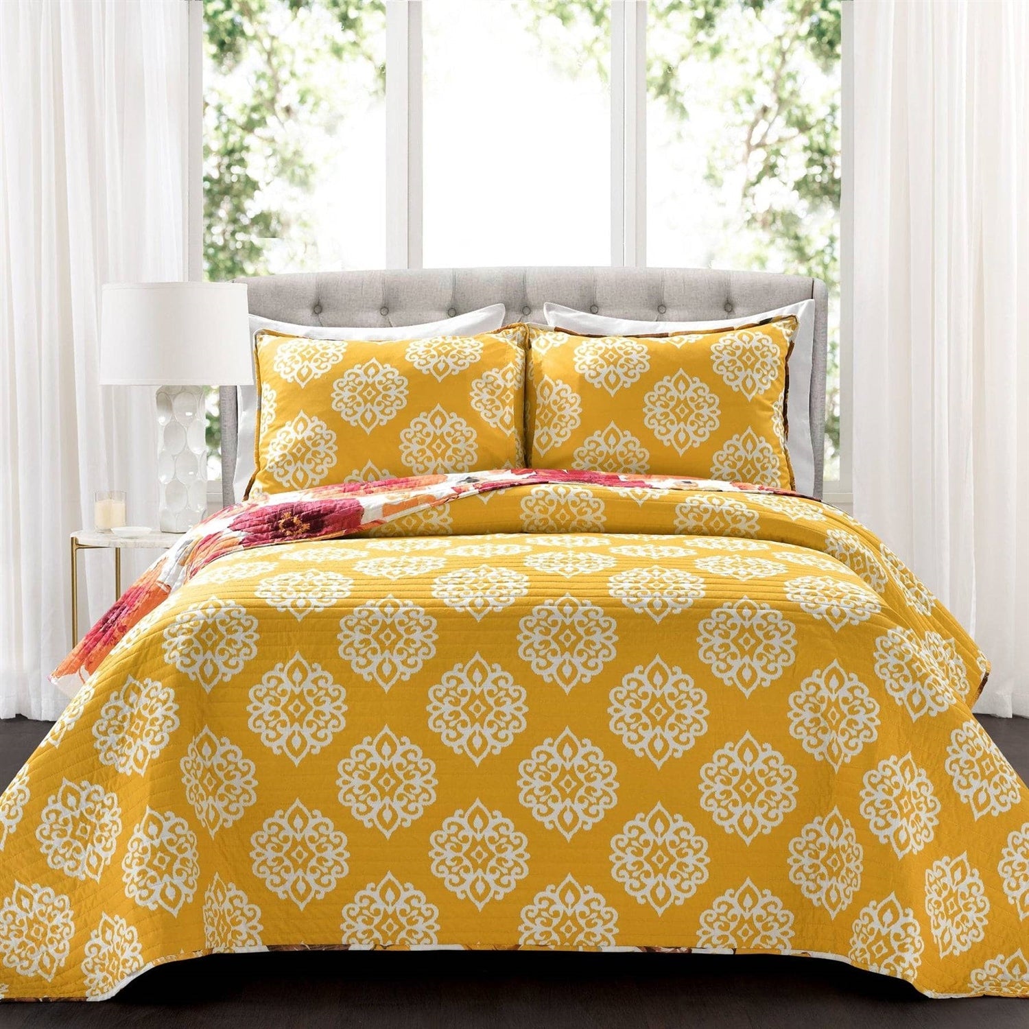 Full/Queen Red Orange Flowers Lightweight Polyester Microfiber Quilt Set - - Bedroom > Quilts & Blankets