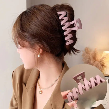 Crystal Pearl Clip Claw - Kia Day Design