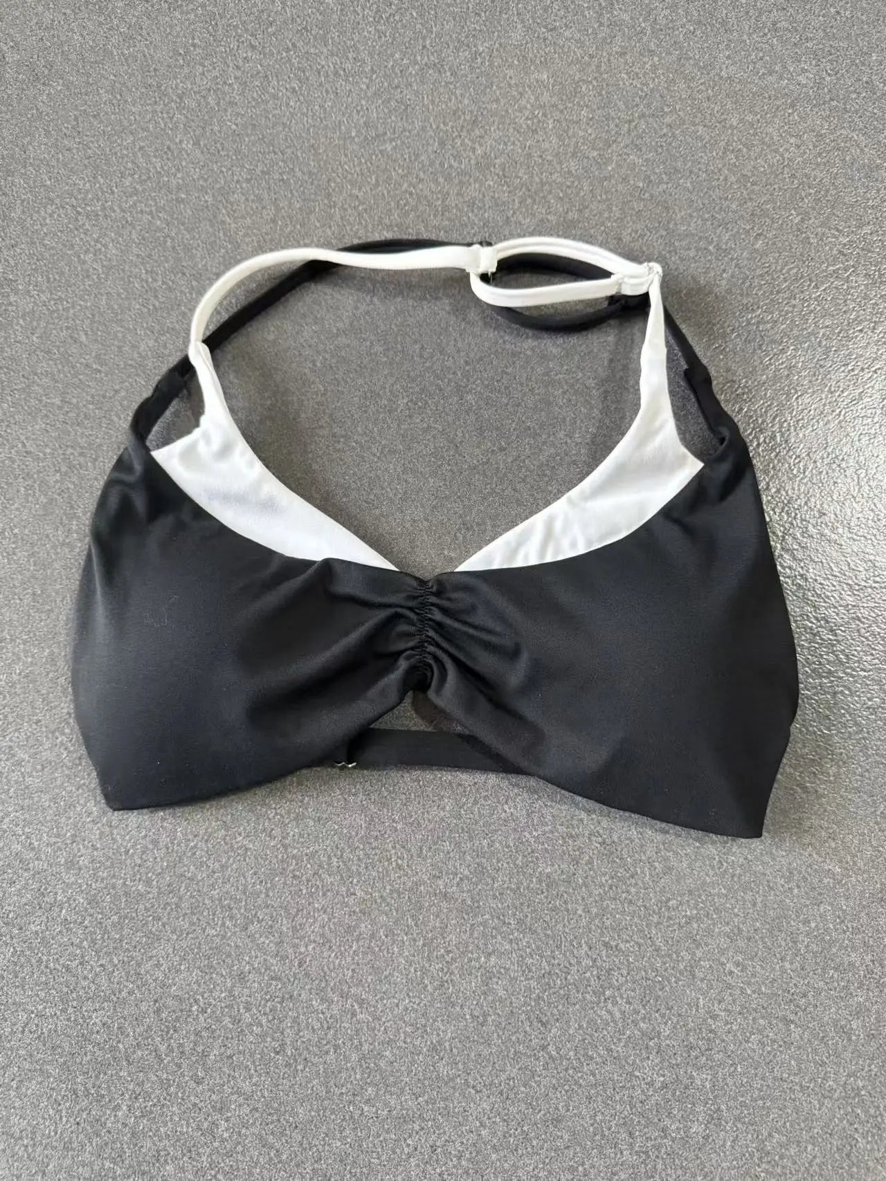 Women's Gym Workout Two-color Yoga Sports Bras Halter Neck Open Back Design Sports Tank Top Running Fitness Built-in Bra Cups - -