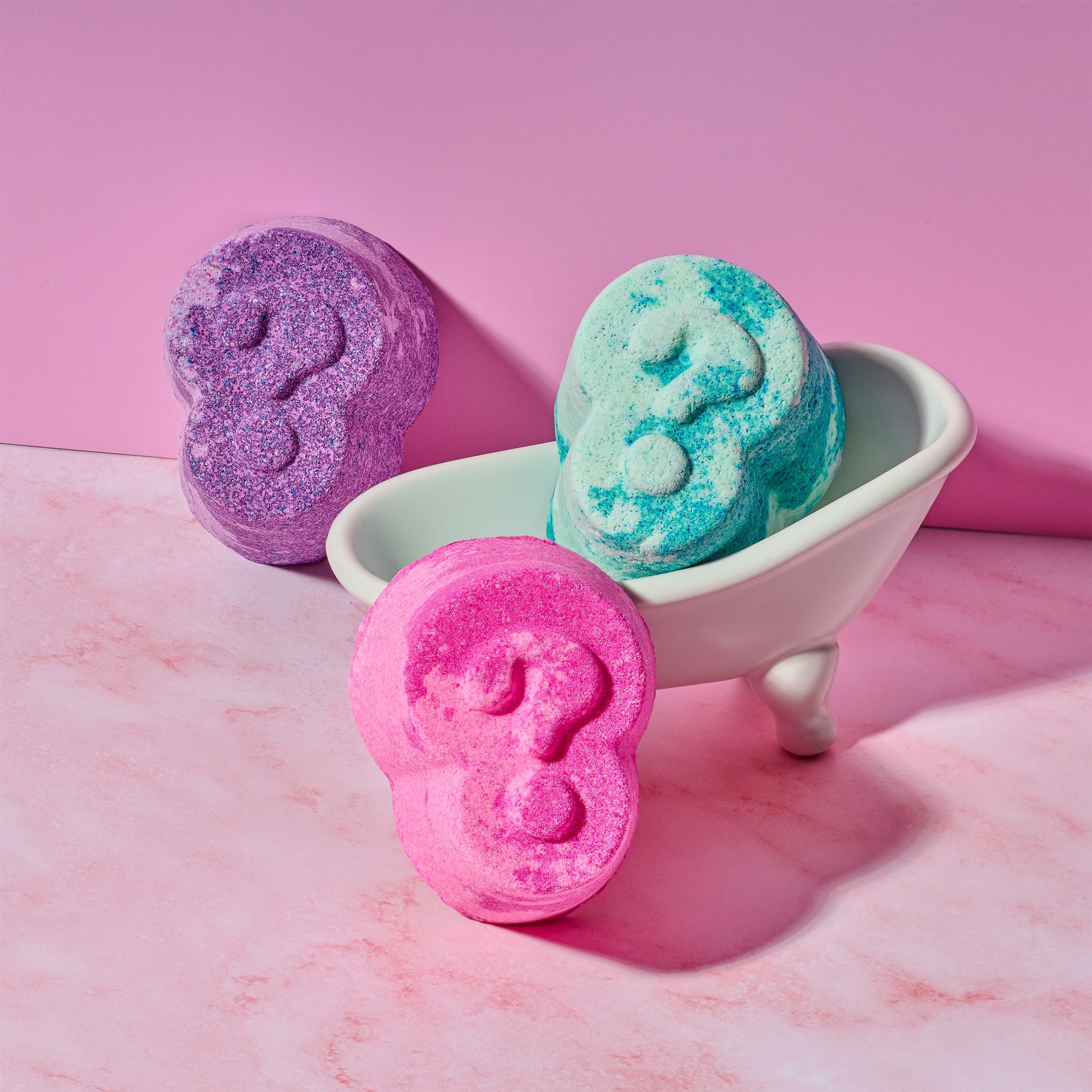 Surprise - Candle and Bath Bomb Set - - Bundle (Candle & Bath Bomb)