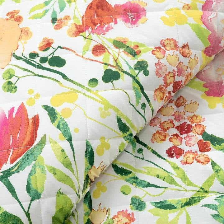 Full/Queen Lightweight Polyester Scalloped Edges Floral Quilt Set - - Bedroom > Quilts & Blankets