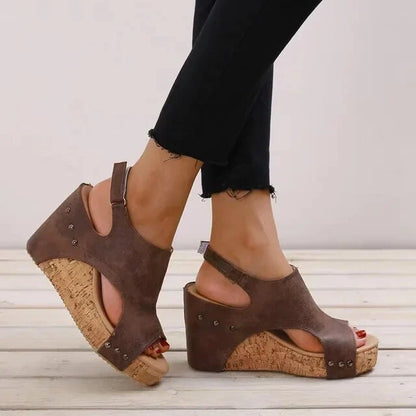 Retro Orthopedic Sandals with High Heel and Platform Brown