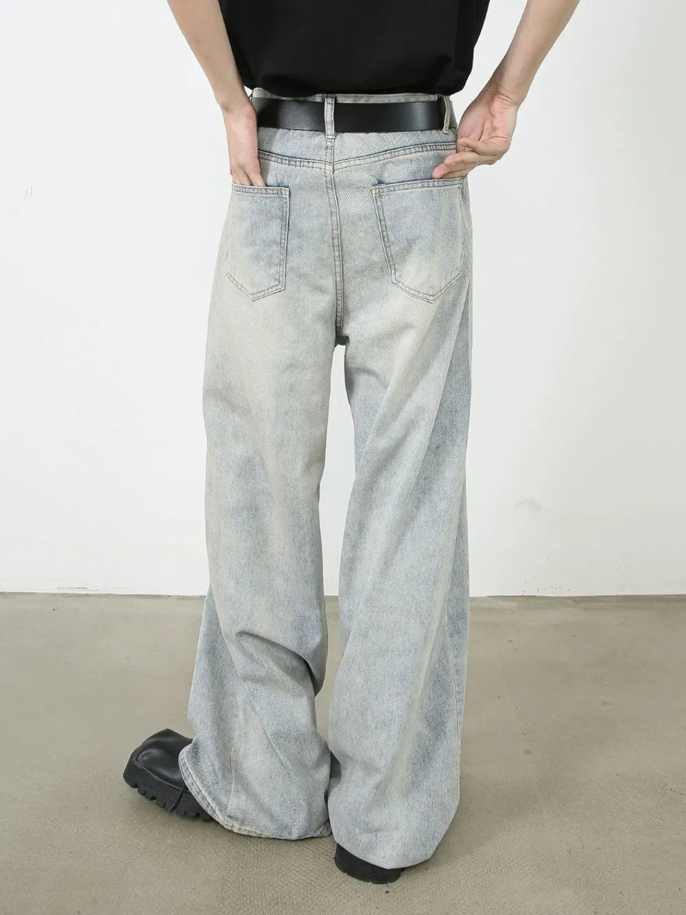 Men's Wide Leg Jeans with Pockets - -
