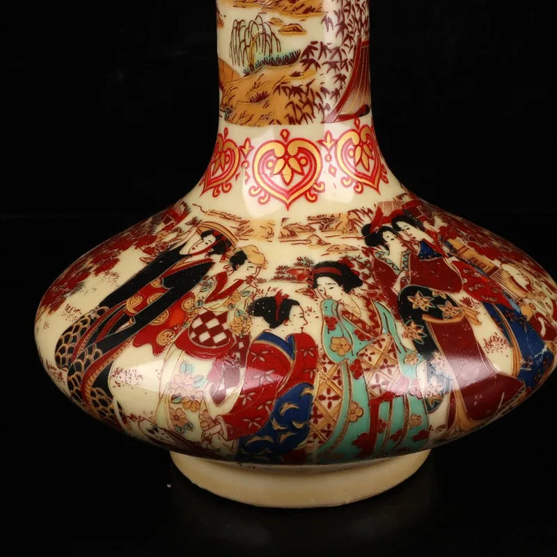Exquisite Chinese Old Collectible Handmade Porcelain Painted with Japanese Dowager storage vase - -