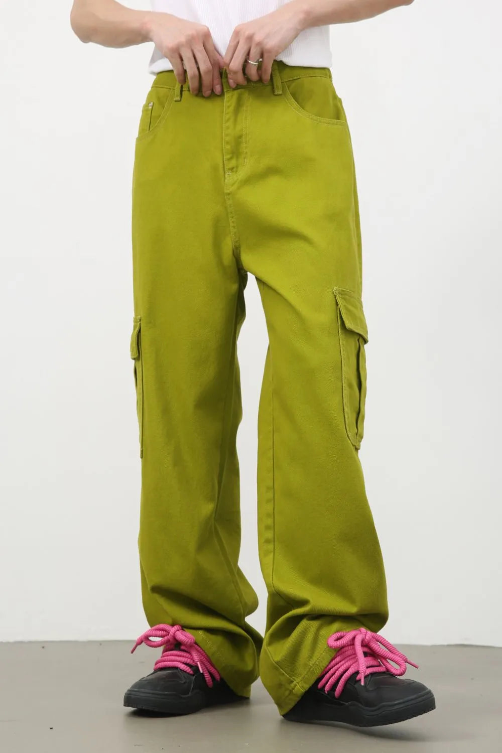 Men's Mid Rise Jeans with Cargo Pockets - Yellow-Green -