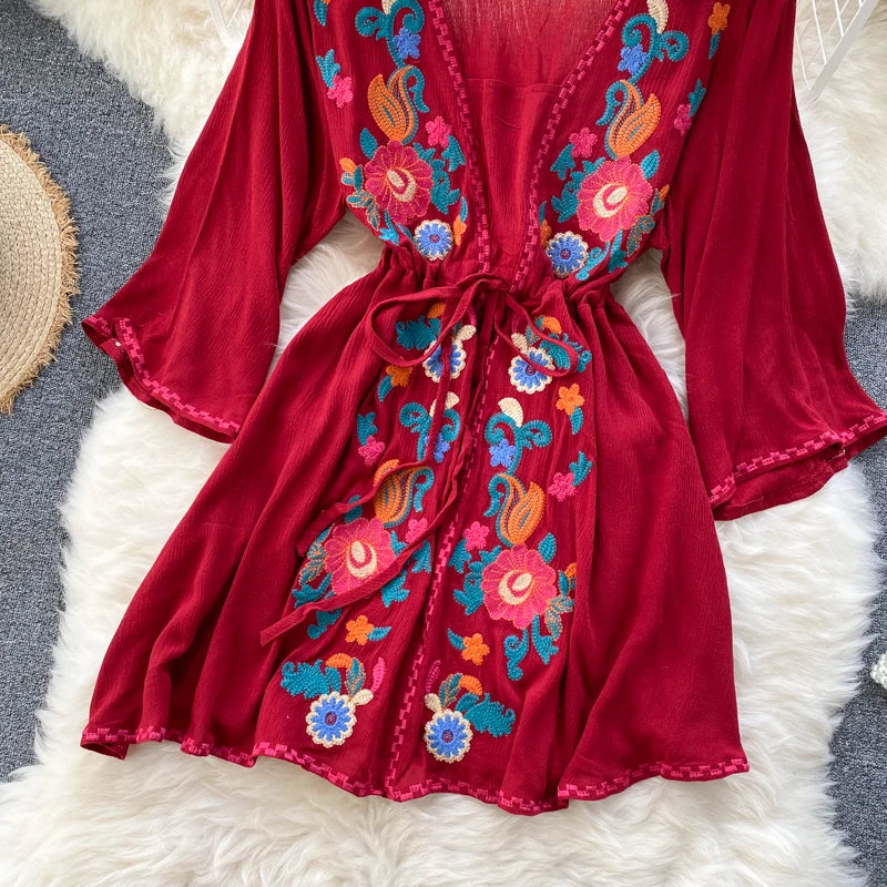 Embroidery Flower Female Long-Sleeved Small Dress