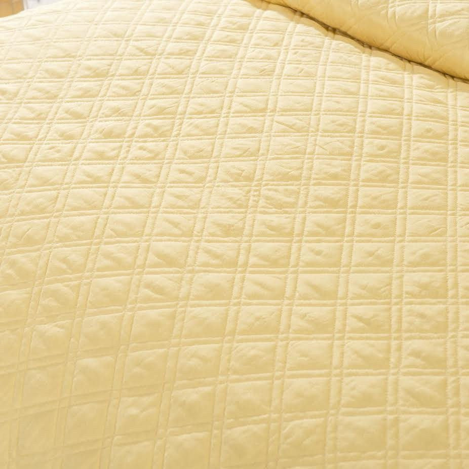Tache Buttercup Puffs Yellow Diamond Matelasse Scalloped Quilt Set (YELLEMDES) - - Quilt / Bedspread