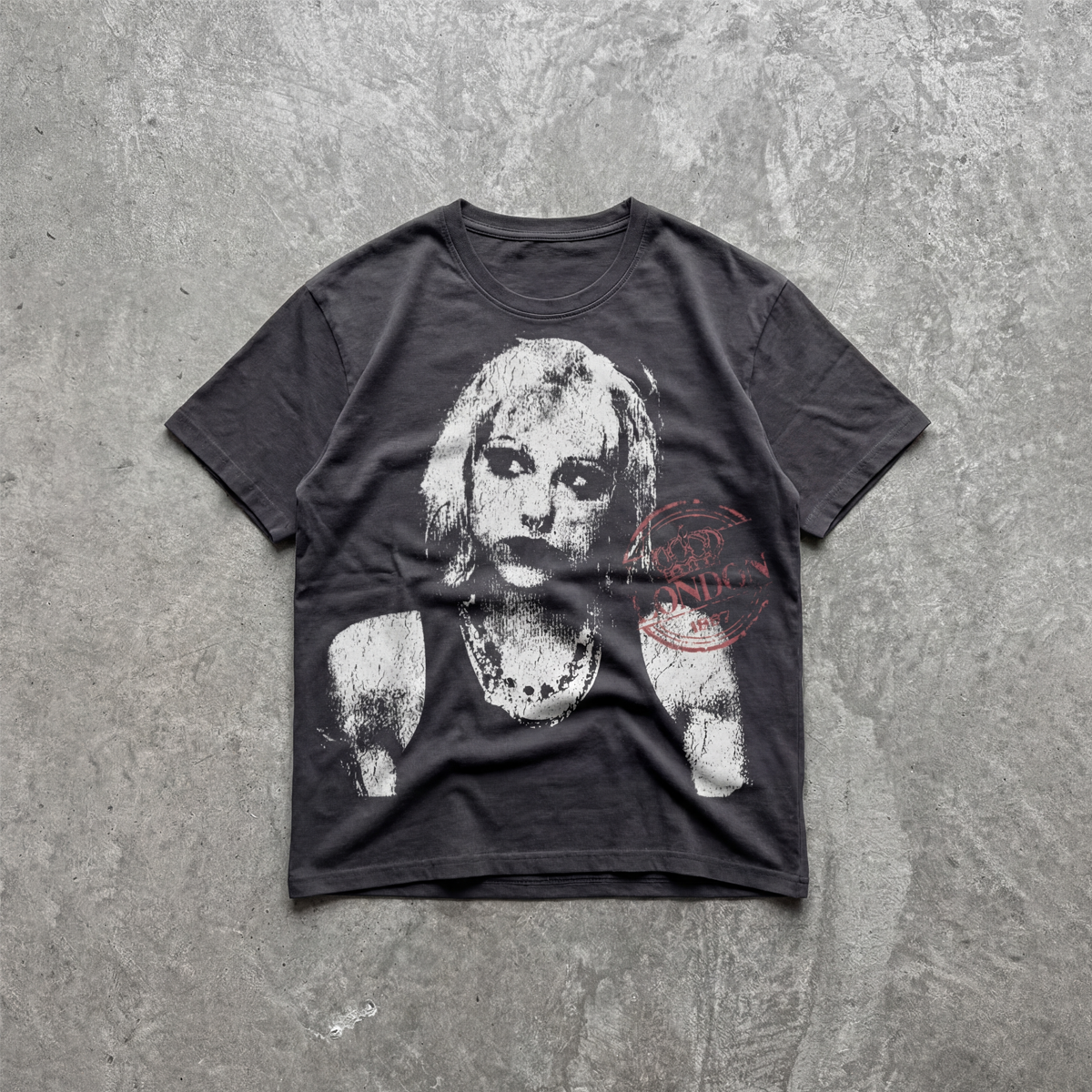London Tee Black Streetwear Graphic Y2K Unisex Regular Fit Crew Neck T Shirt 220GSM Cotton- ArnukiClothing- {{Product type}}