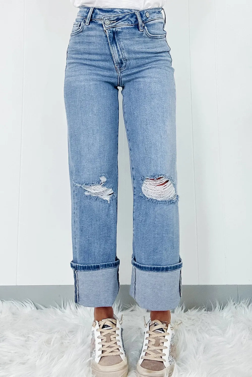 Distressed Straight Jeans with Pockets - -