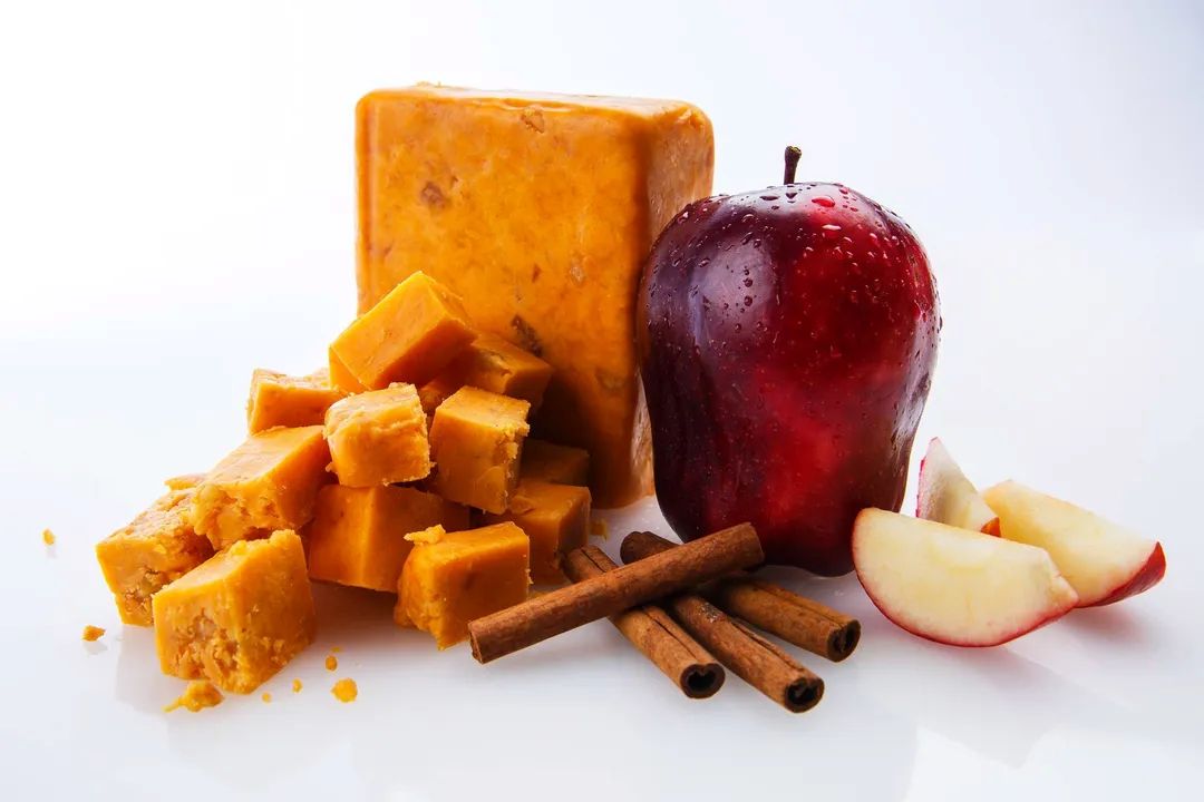 Cinnamon Apple Cheddar- Keystone Cheese- {{Product type}}
