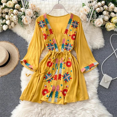 Embroidery Flower Female Long-Sleeved Small Dress