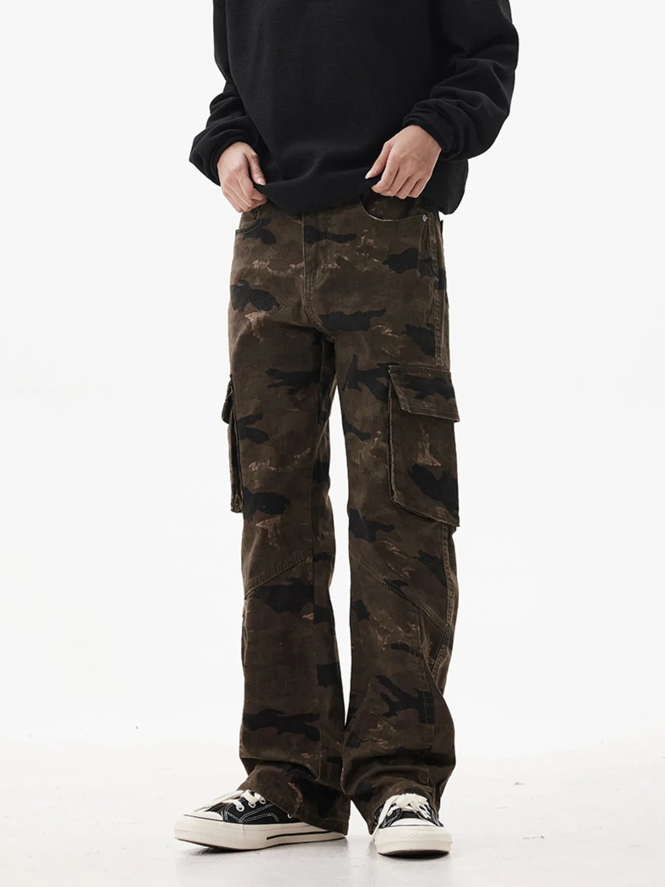 Men's Camo Print Relaxed Fit Cargo Jeans - -