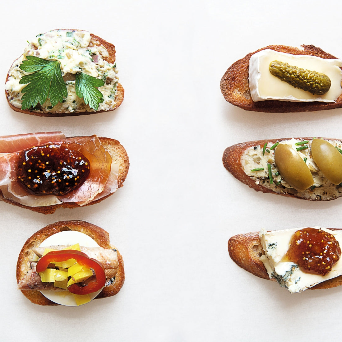 DiVina Garlic Stuffed Olives- Keystone Cheese- {{Product type}}