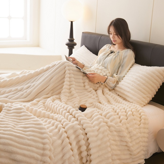 Rabbit Fur Velvet Blanket Anti-static Bedroom Sofa Blanket - Cream White 180x200CM - blanket