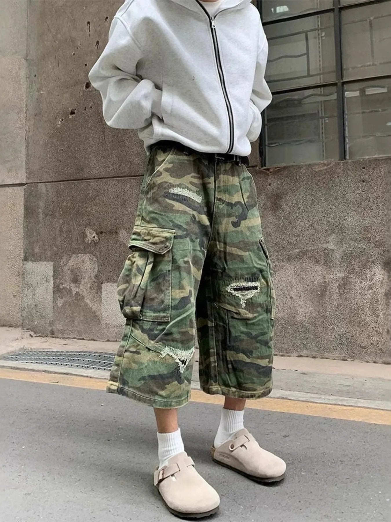Men's Plus Size Distressed Camouflage Cargo Capri Jeans - -