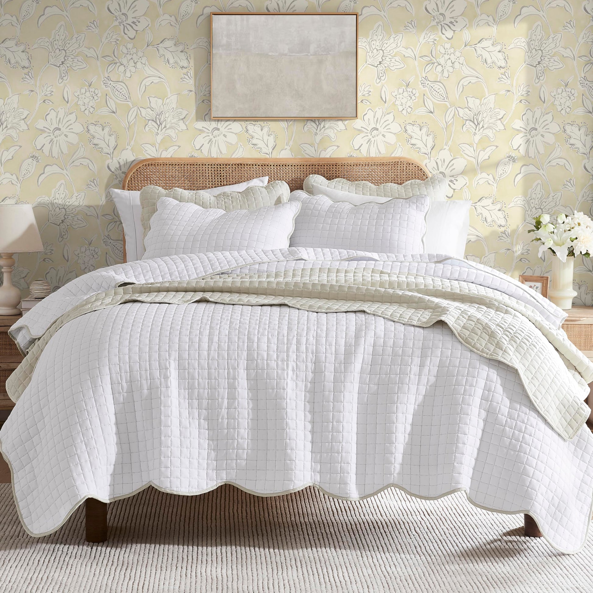 Twin White Farmhouse Quilt and Sham Set - - quilt