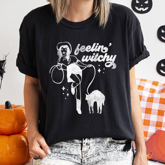 Feelin' Witchy Retro Halloween Vintage Distressed Print Spooky Night Vibes Comfort Colors Tee - - T-Shirt