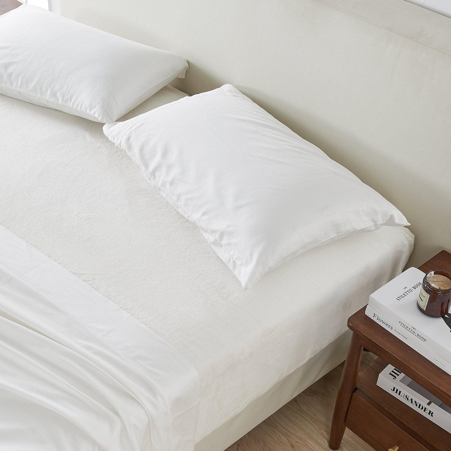 Solid Plush Fitted Sheet - Velvet Luxe Collection - - Bed Sheets