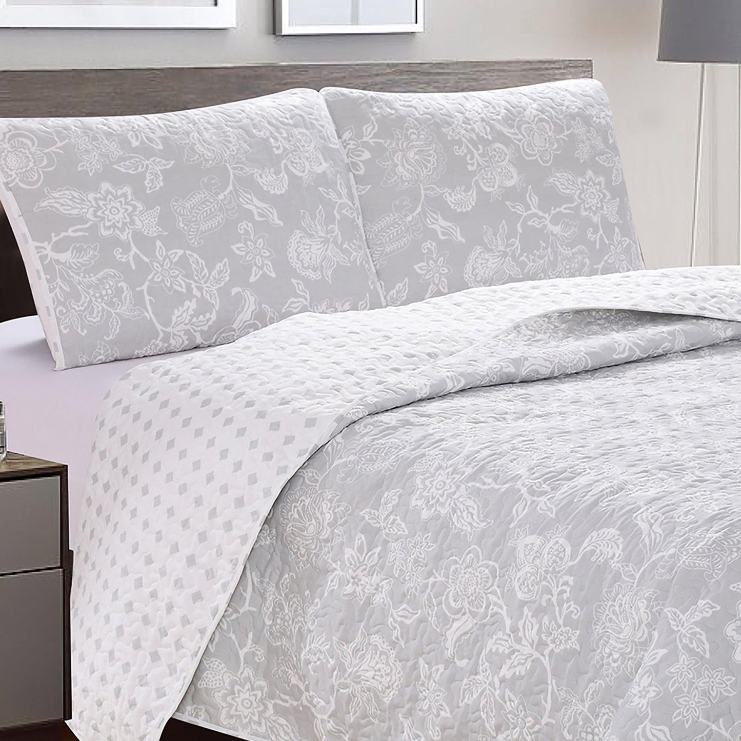 Floral Quilt - Emma Collection - - Quilts