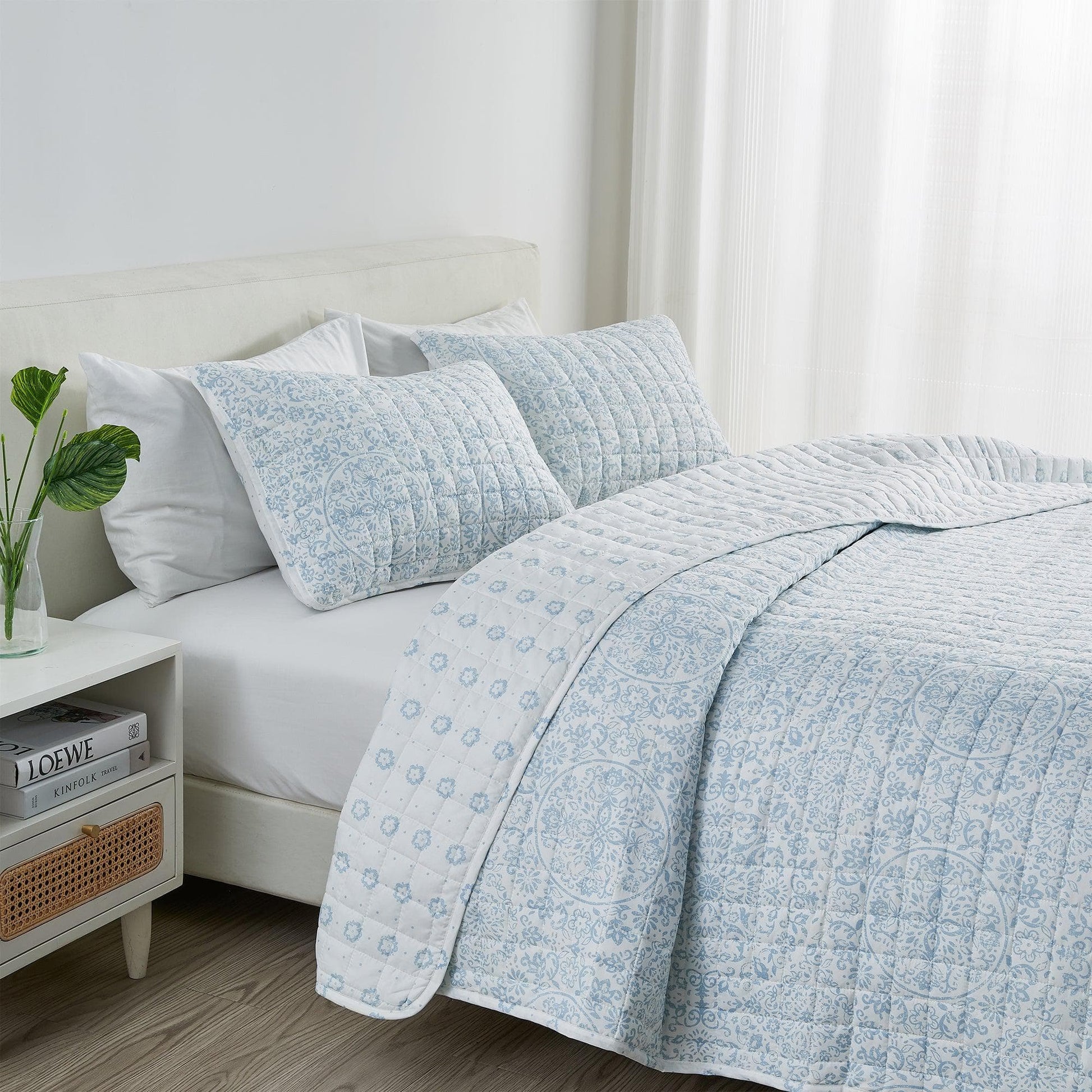 Floral Medallion Printed Microfiber Quilt Set - Kaleigh Collection - - Quilts & Comforters