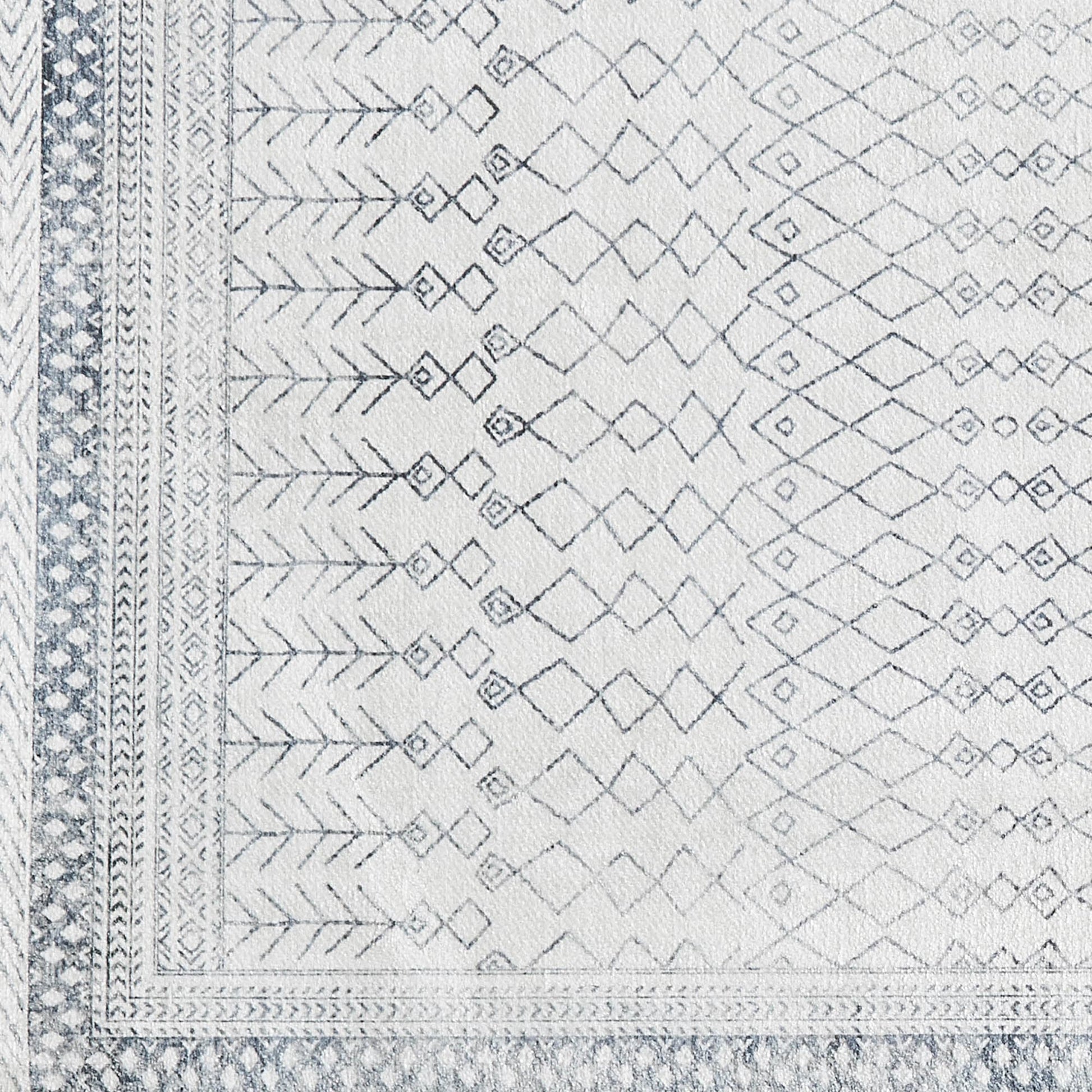 Distressed Moroccan Machine Washable Accent Area Rug 3' x 5' - Neve Collection - - Rugs