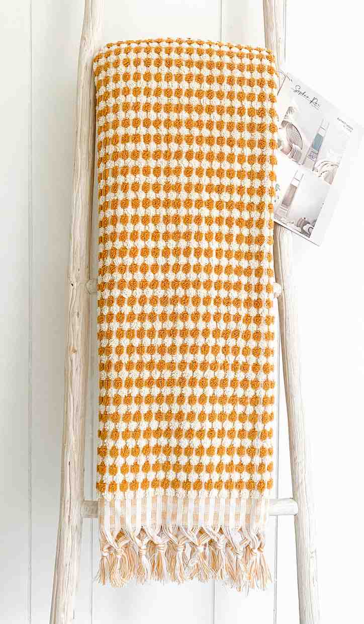 Pom Pom Bath Towel - - Bath Towels