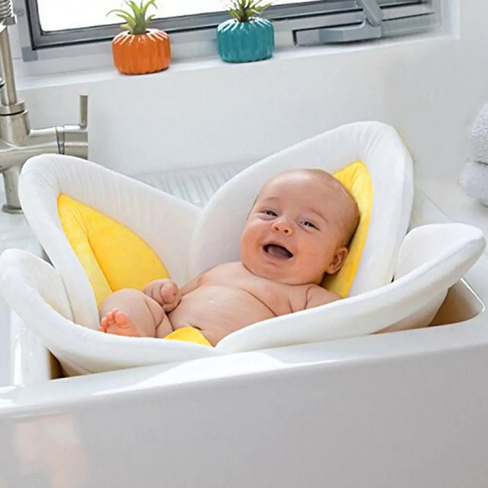 Blossoming Flower Baby Bathtub Mat Kia Day Design