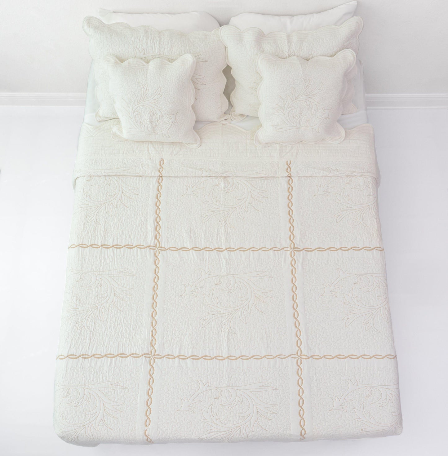 DaDa Bedding Elegant White Floral Beige Matelassé 100% Cotton Coverlet 5Pcs Bedspread Set - King Size (DXJ101796) - - Bedspreads