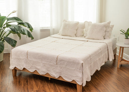 DaDa Bedding Elegant White Floral Beige Matelassé 100% Cotton Coverlet 5Pcs Bedspread Set - King Size (DXJ101796) - - Bedspreads