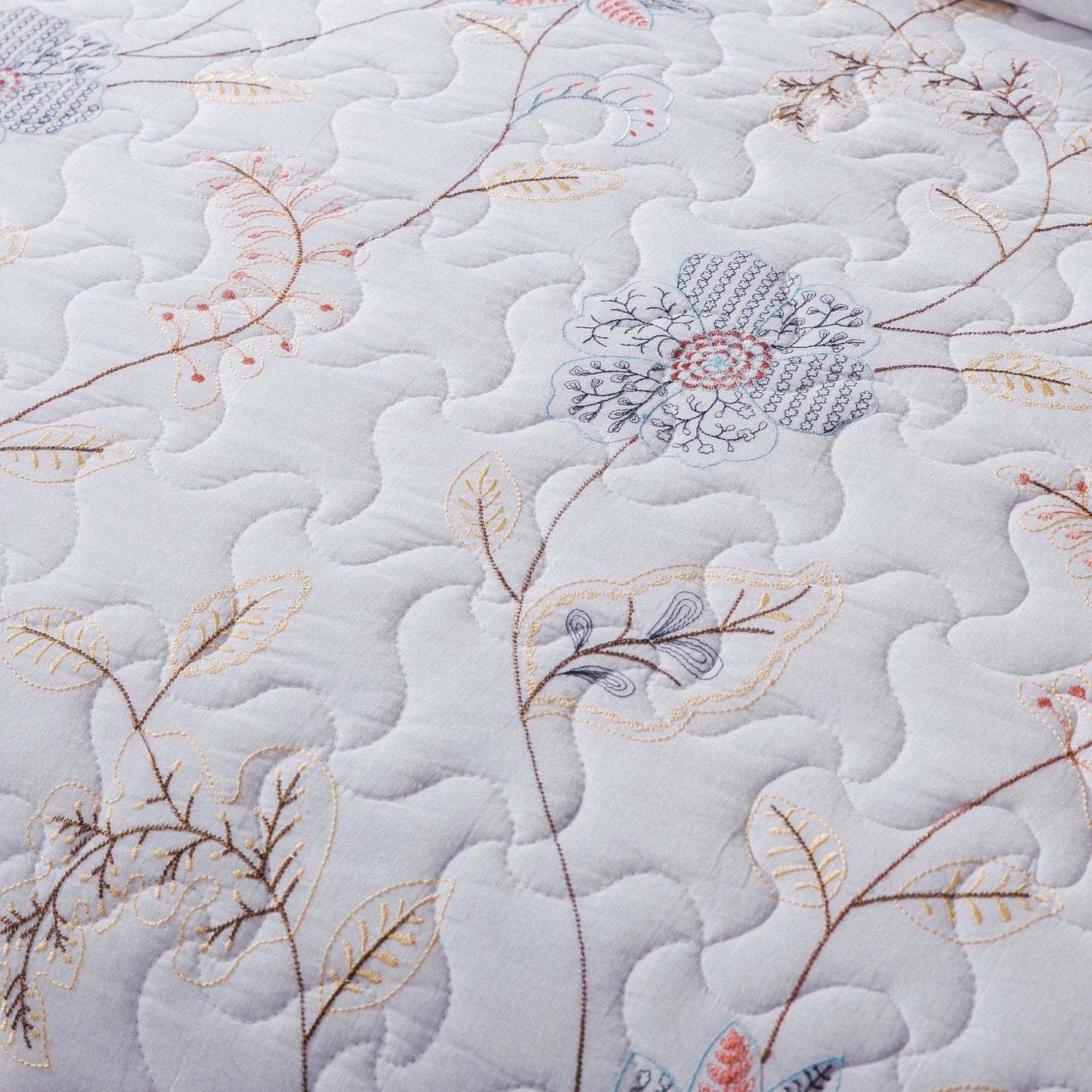 Tache Coastal Cottage Embroidered White Blue Yellow Floral Cotton Patchwork Quilt Set (JHW-668) - - Quilt / Bedspread