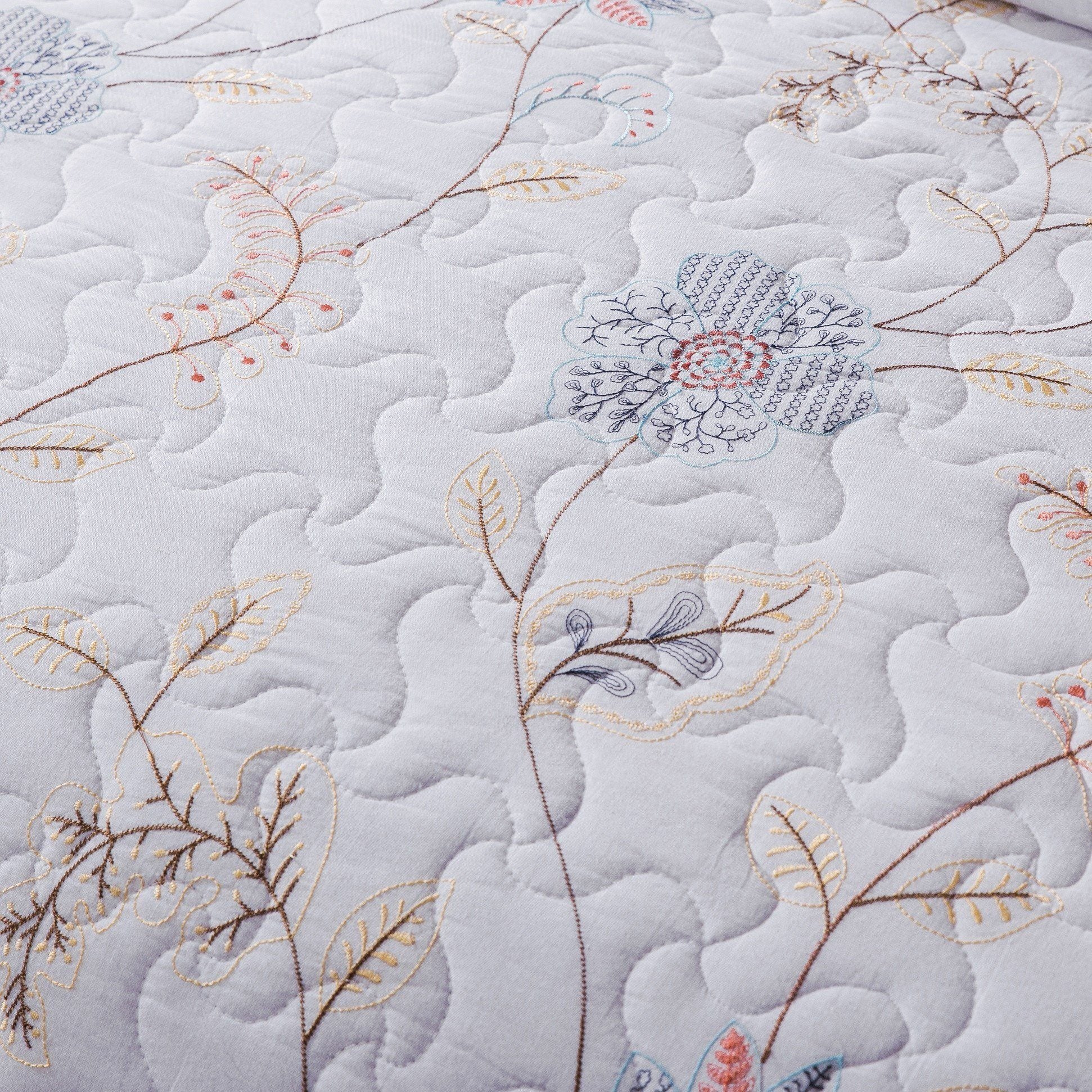 Tache Coastal Cottage Embroidered White Blue Yellow Floral Cotton Patchwork Quilt Set (JHW-668) - - Quilt / Bedspread