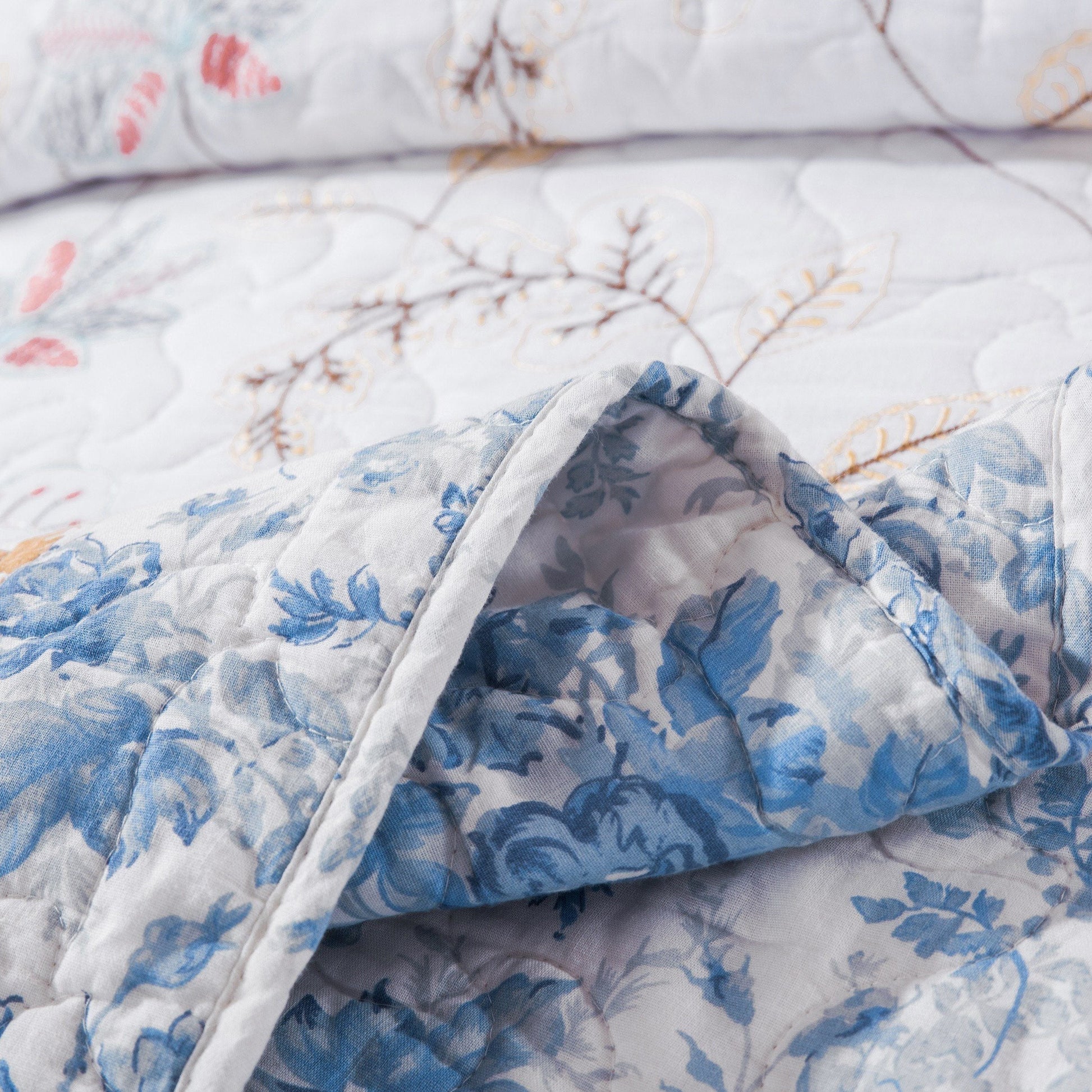 Tache Coastal Cottage Embroidered White Blue Yellow Floral Cotton Patchwork Quilt Set (JHW-668) - - Quilt / Bedspread