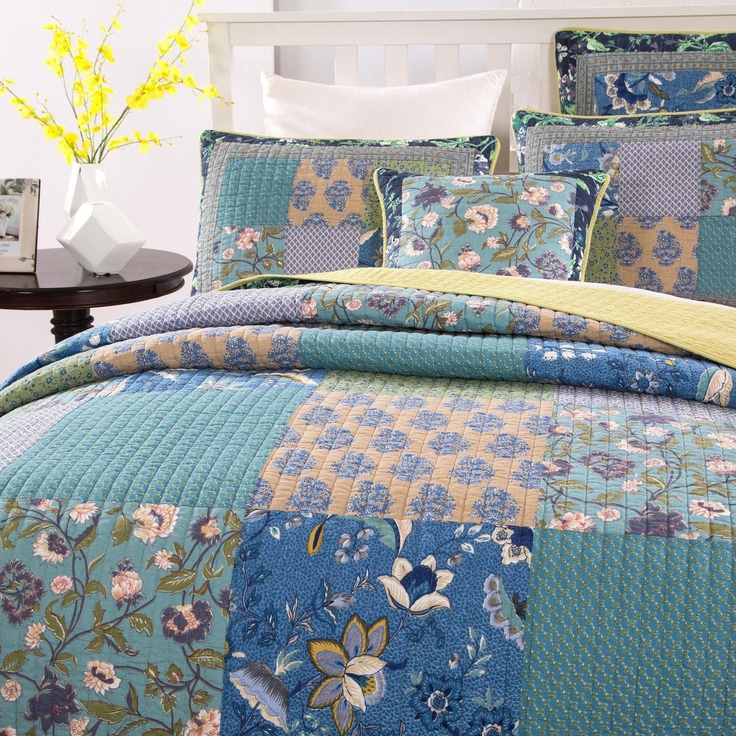 Tache Cotton Bohemian Tropical Calla Lily Quilted Patchwork Bedspread Set (JHW-687) - - Quilt / Bedspread