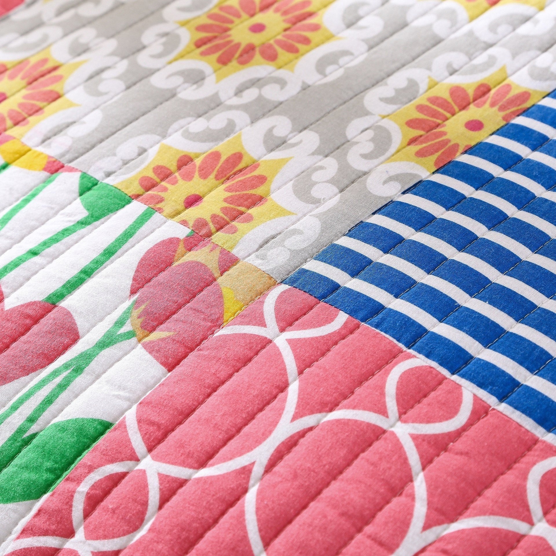 Tache Cotton Dreamy Meadow Patchwork Floral Quilt Set (JHW-568) - - Quilt / Bedspread