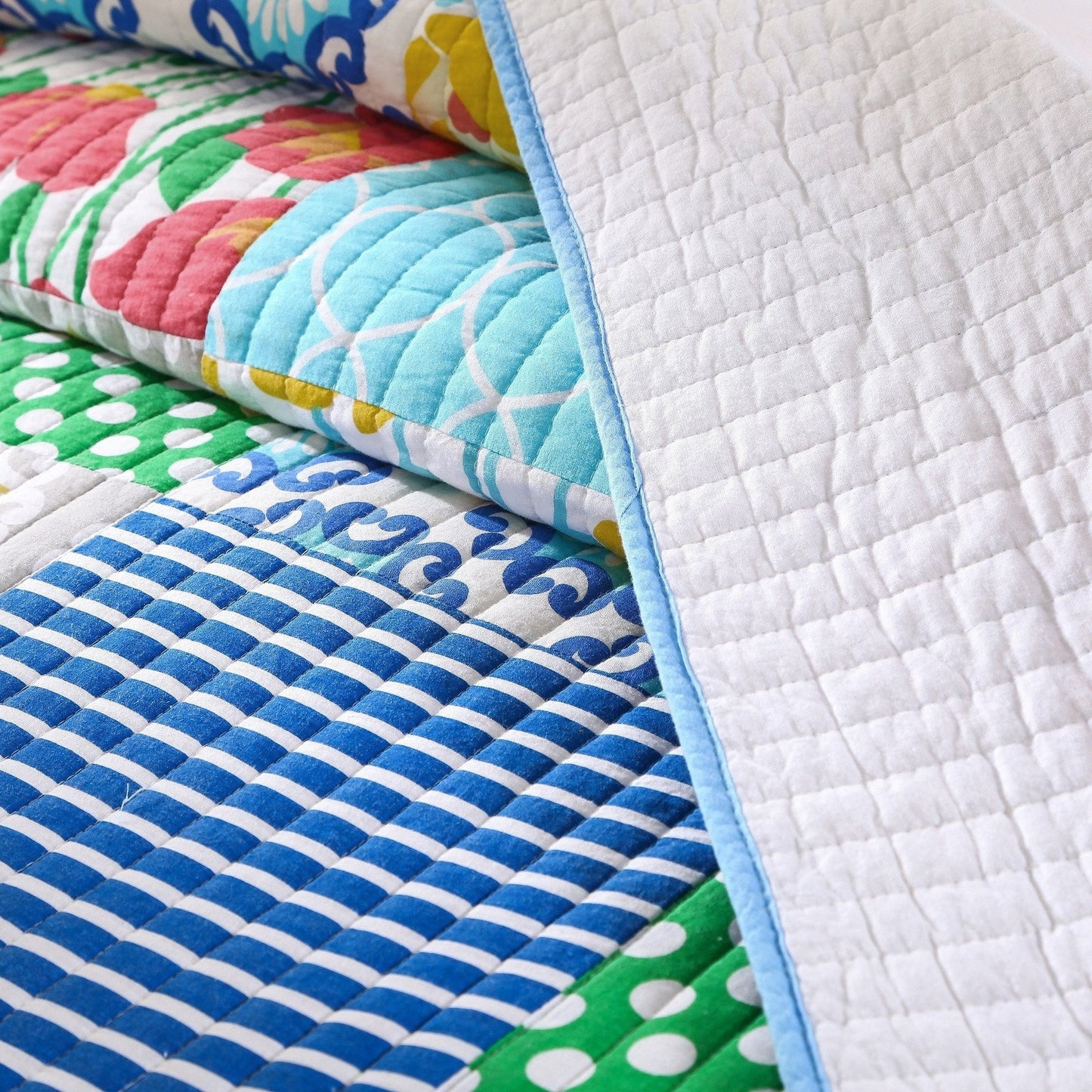 Tache Cotton Dreamy Meadow Patchwork Floral Quilt Set (JHW-568) - - Quilt / Bedspread