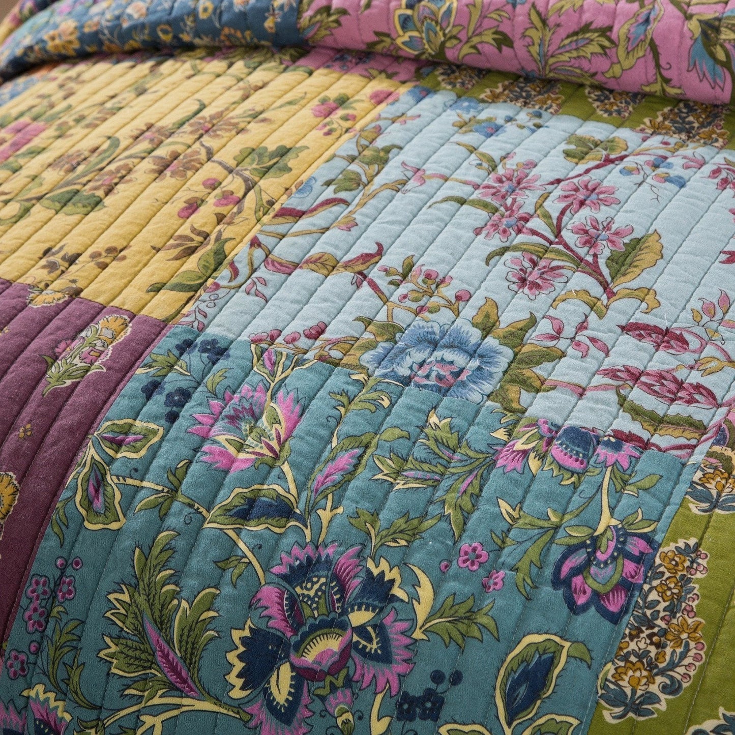 Tache Cotton Bohemian Carnival Garden Quilted Patchwork Bedspread Set (JHW-676) - - Quilt / Bedspread