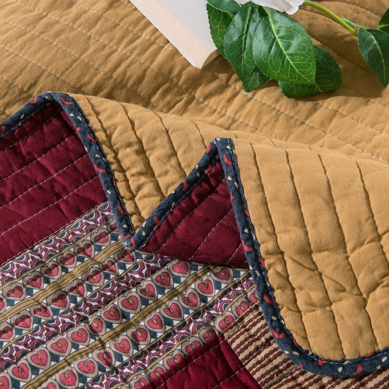 Tache Vineyard Cottage Floral Lightweight Patchwork Bedspread Quilt Set (JHW-827) - - Quilt / Bedspread