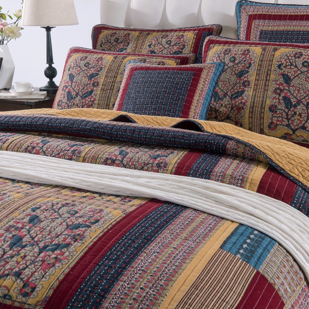 Tache Vineyard Cottage Floral Lightweight Patchwork Bedspread Quilt Set (JHW-827) - - Quilt / Bedspread