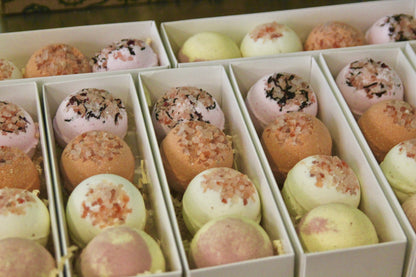 Bath Bomb Gift Sets - - Bath Bombs