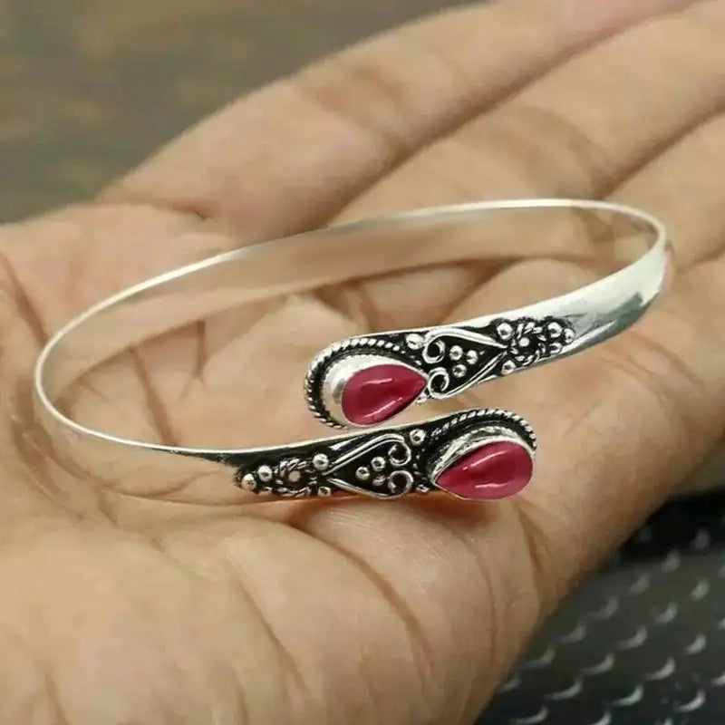 Retro Fashion Bracelet for Women - European & American Style - Kia Day Design