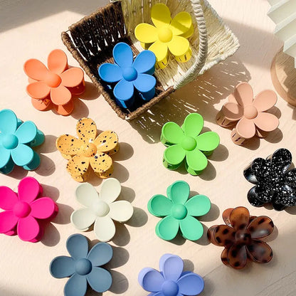 Flower Shaped Hair Clips - Kia Day Design